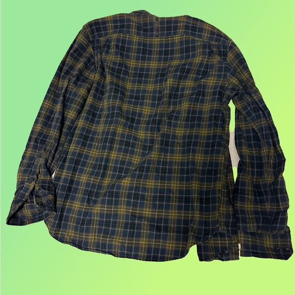 Banana Republic casual plaid flannel shirt - Picture 2 of 6